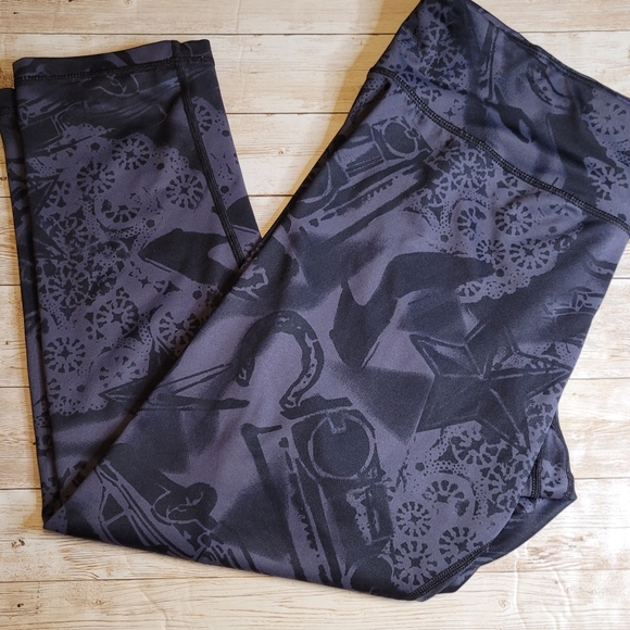 Betsey Johnson Performance Cropped Leggings | Activewear | Yoga Pants - Picture 15 of 16